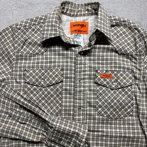 Wrangler Flame Resistant Work Shirt Mens S Tan Plaid Flannel Pearl Snap FR Beige